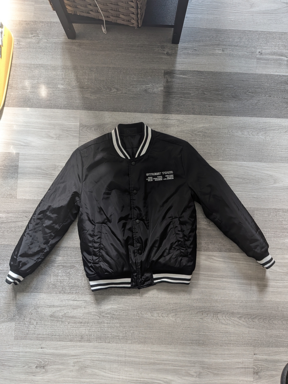 Youth L Black Satin Street Tour Varsity Bomber Jacket Size 14